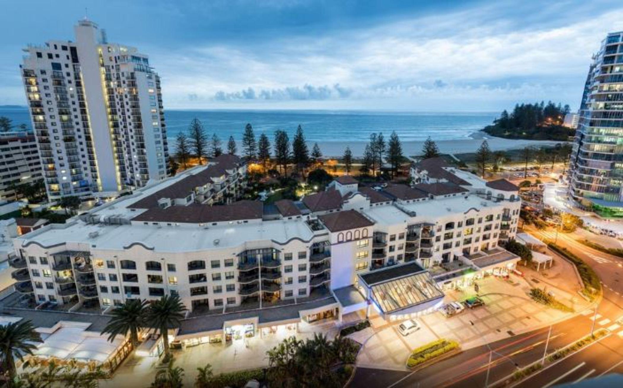 Oaks Gold Coast Calypso Plaza Suites ภายนอก รูปภาพ